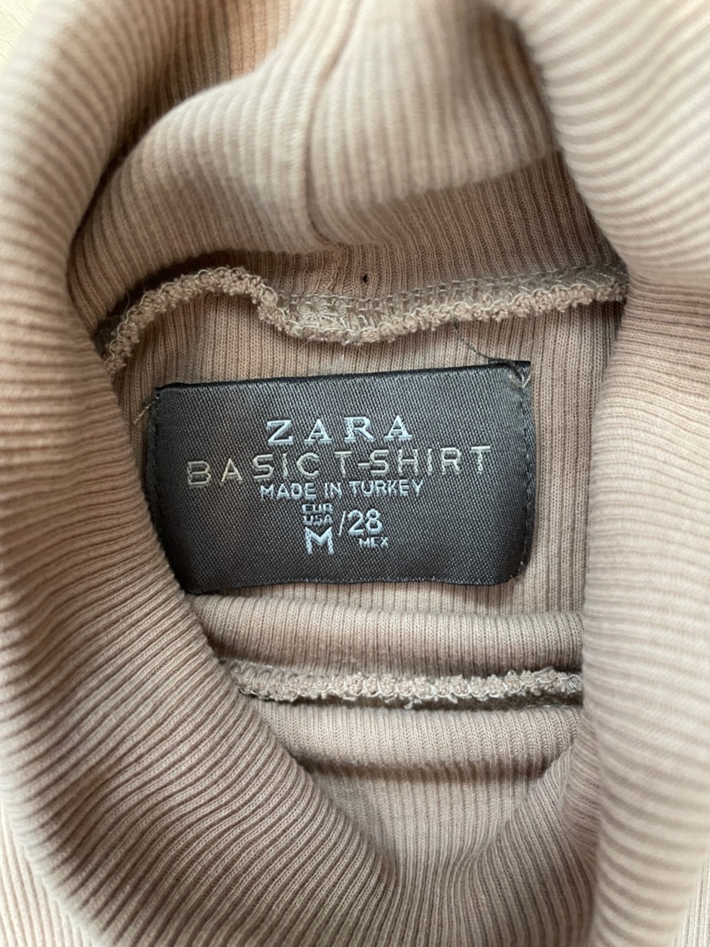 Zara Women’s Sz M Basic Short-Sleeve Turtleneck Tee in Taupe - Picture 2 of 5